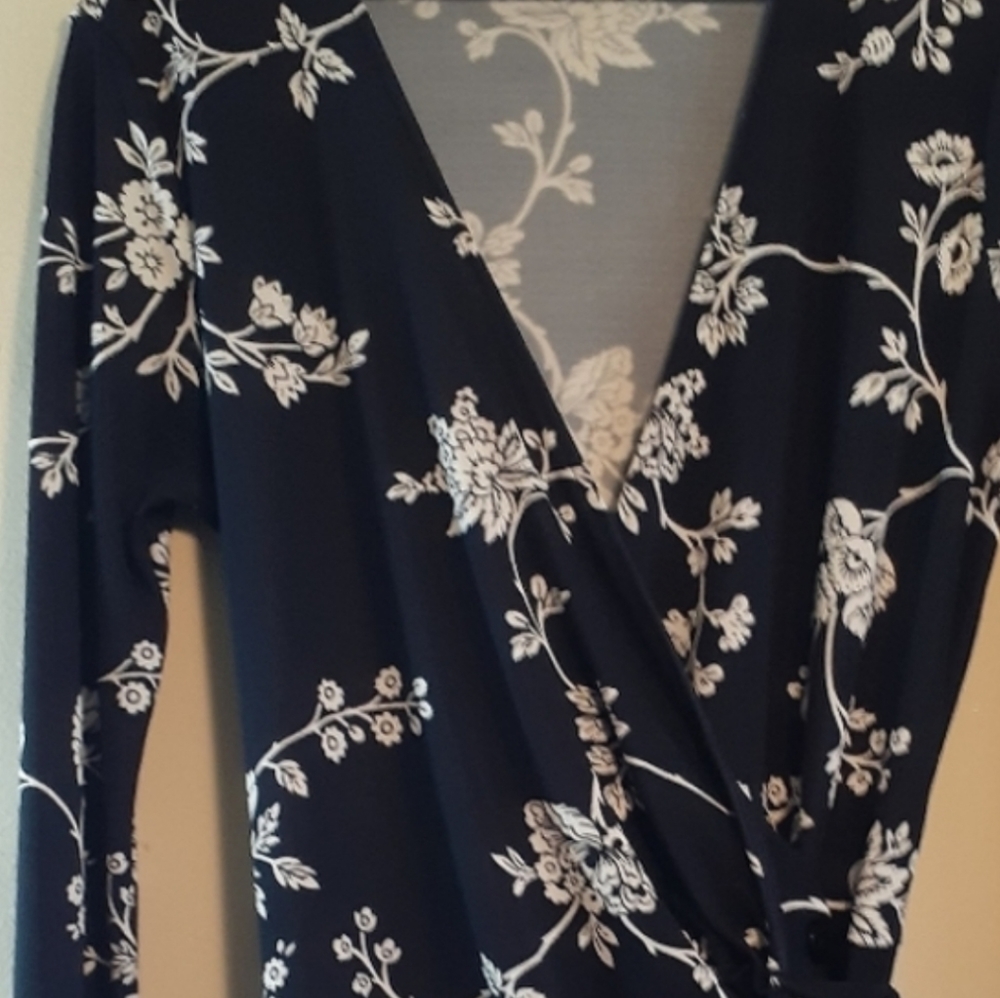 Lark and Ro floral wrap dress size L